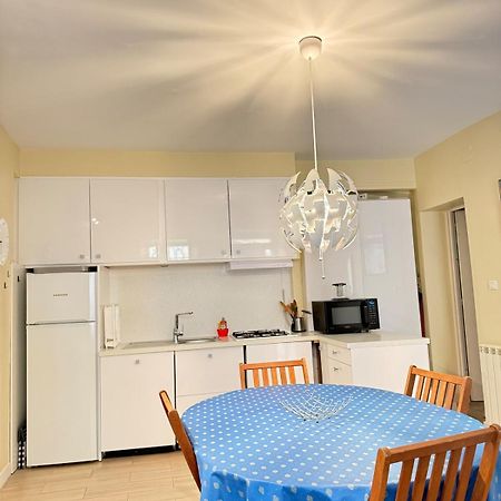 Le Favorin 1 Appartement Arles Buitenkant foto